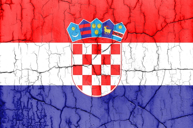 균열이 있는 크로아티아 국기의 질감 사진