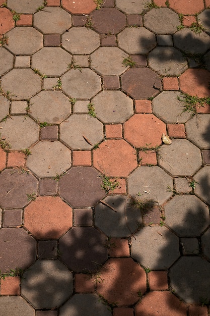 写真 晴れた日に日陰を舗装