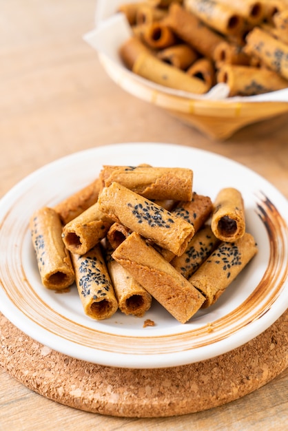 Thai crispy coconut roll