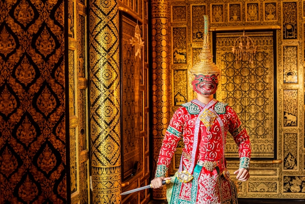 Thai dancing in Ramayana traditional mask