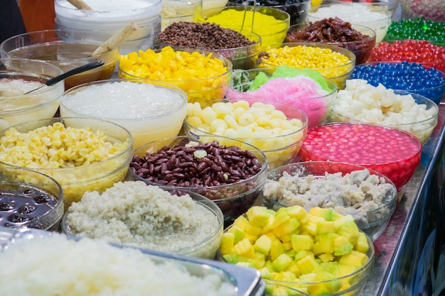 Thai desserts of toppings