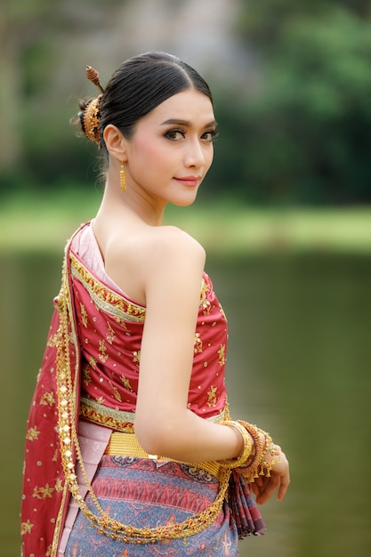 thai dress model red 