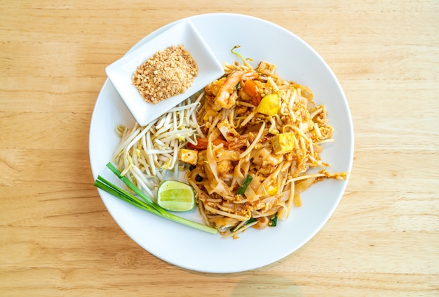 Thai Fried Rice Noodle With Prawns and Shrimps