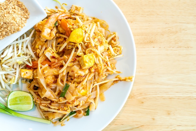 Thai Fried Rice Noodle With Prawns and Shrimps