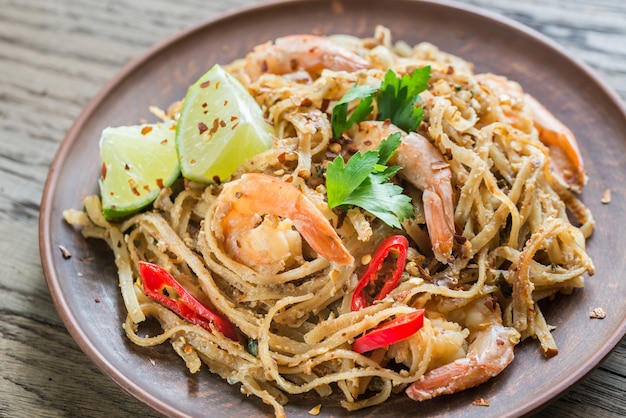 Thai fried rice noodles with shrimps