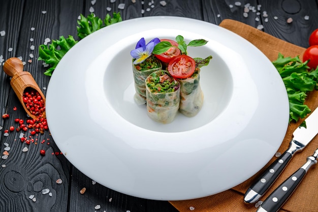 Thai roll met zalm en groenten