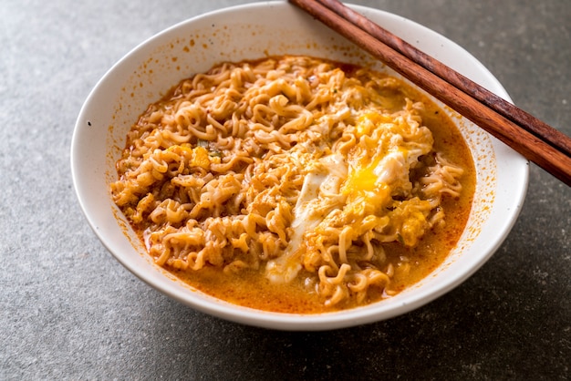 Thai spicy instant noodles bowl