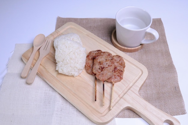 タイの屋台の食べ物焼き豚もち米