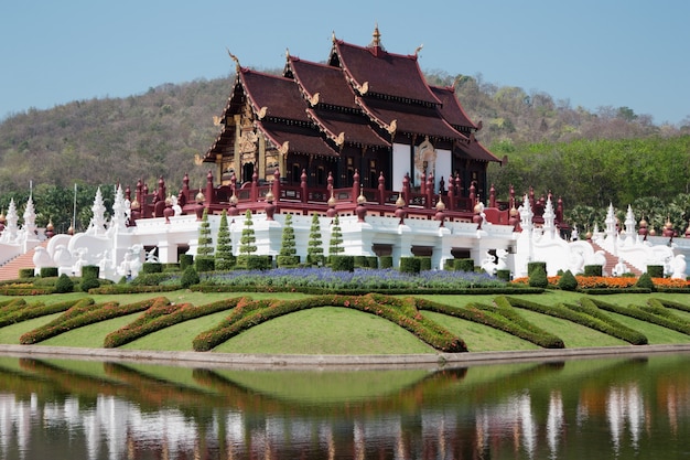 로얄 식물 Ratchaphruek, 치앙마이, 태국에서 태국 스타일의 건물