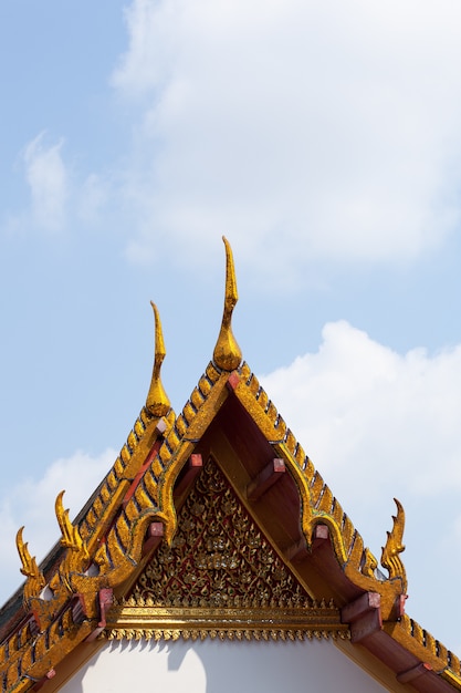 タイの寺院の門。