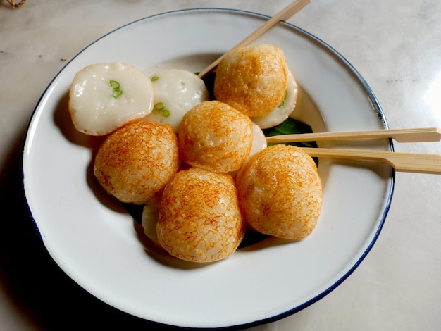 Thaise kokospannenkoekjes zeggen kanom krok meest populaire straatvoedsel in Thailand