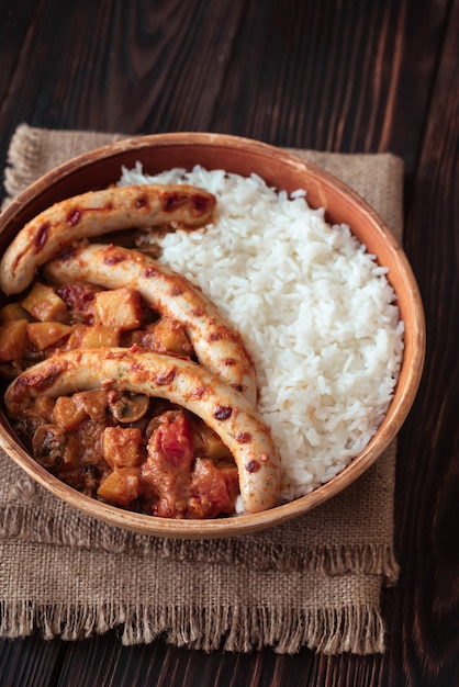 Thaise rode curry met worstjes