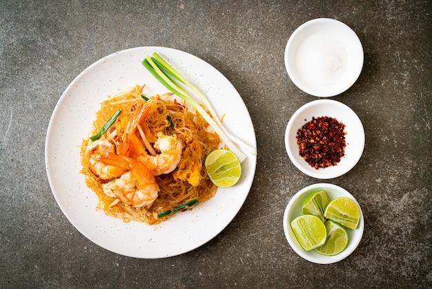 Thaise roergebakken vermicelli met garnalen