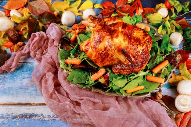 Thanksgiving garnished with roasted chicken of herbs