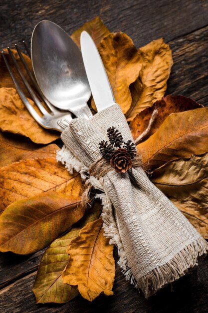 Thanksgiving maaltijd inrichting seizoensgebonden tafel inrichting Thanksgiving herfst plaats inrichting met bestek