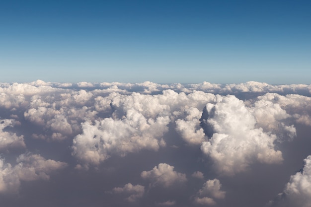 写真 粒子状物質の層の雲の沈み