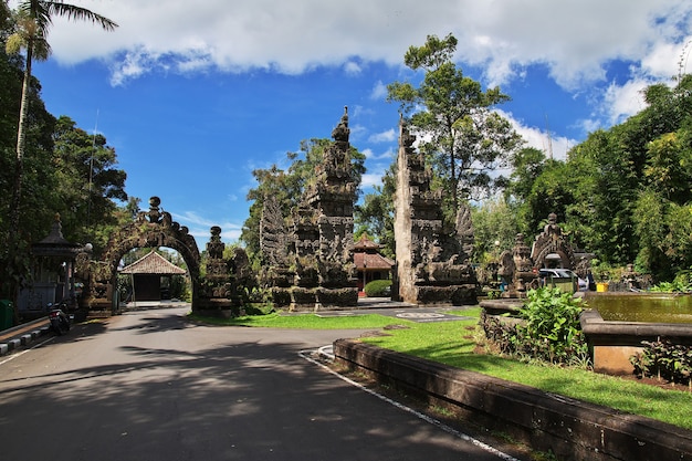 写真 インドネシア、バリ島の庭園