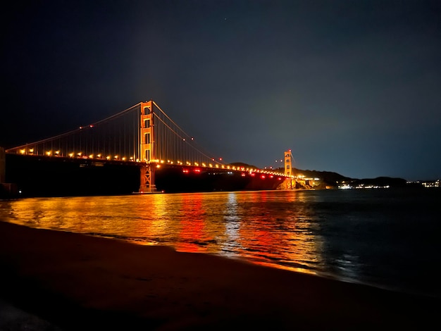 写真 夜のゴールデンゲート橋