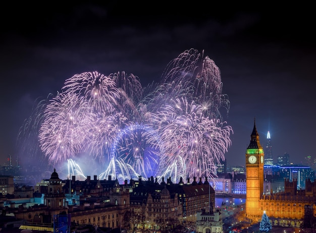 写真 ロンドンの新年の花火ショー