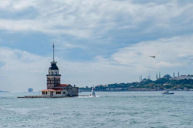 ボスポラス海峡トルコの乙女の塔