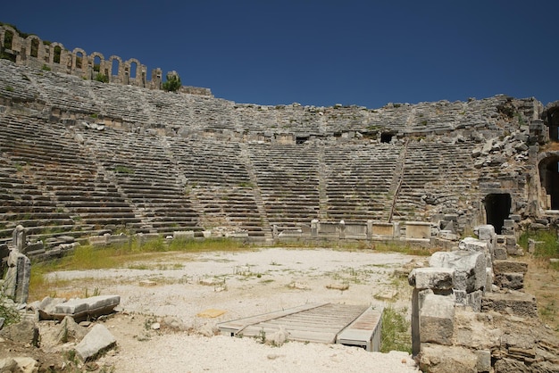 Theater van de oude stad perge in antalya turkiye