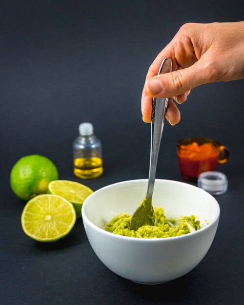 Then we mix everything well. recipe to prepare a nice\
guacamole