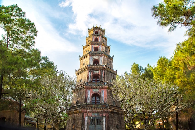 색조, 베트남의 Thien Mu Pagoda