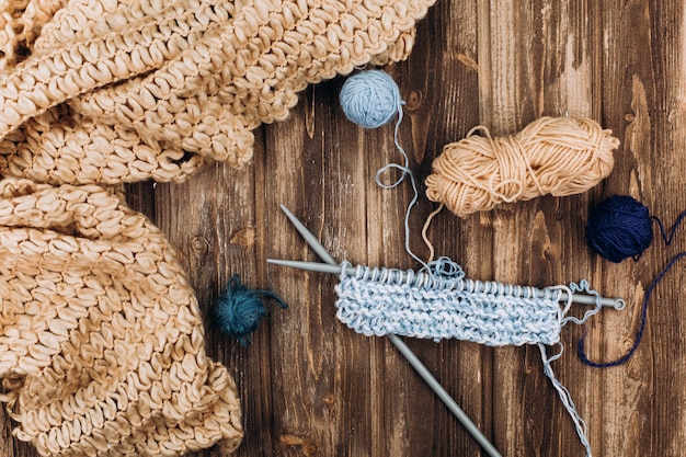 Threads and knitting needles for hand knitting