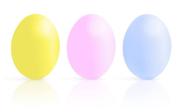 흰색 배경에 고립 된 3 개의 다채로운 부활절 달걀
