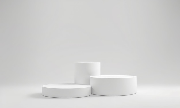Фото Три подиума для размещения продукта пустой подиум или пьедестал на белом фоне с цилиндрической стойкой пустой подиум на сцене три круговых пьедестала
