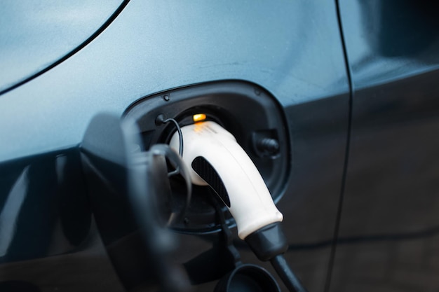 Thuislaadstation voor EV-auto Close-up van plug-in