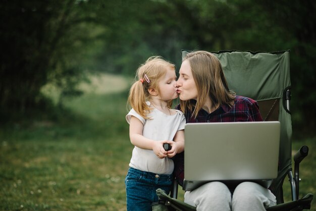 Thuisonderwijs en freelance baan