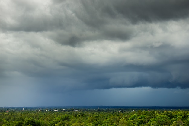 雷雨空雨雲