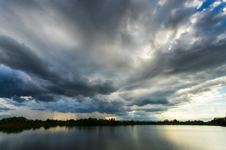 Photo thunder storm sky rain clouds
