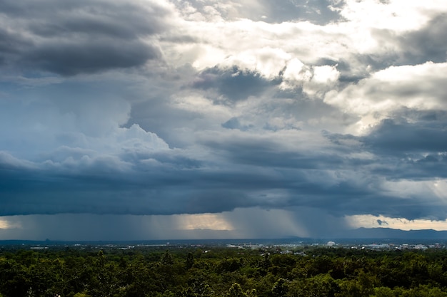 Photo thunder storm sky rain clouds