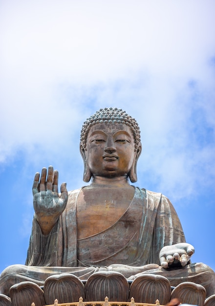 Фото Тянь тан будда, большая будда, огромный танан тан будда в монасте по лин в гонконге