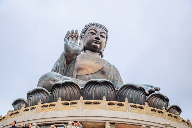 Tian Tan Buddha statue