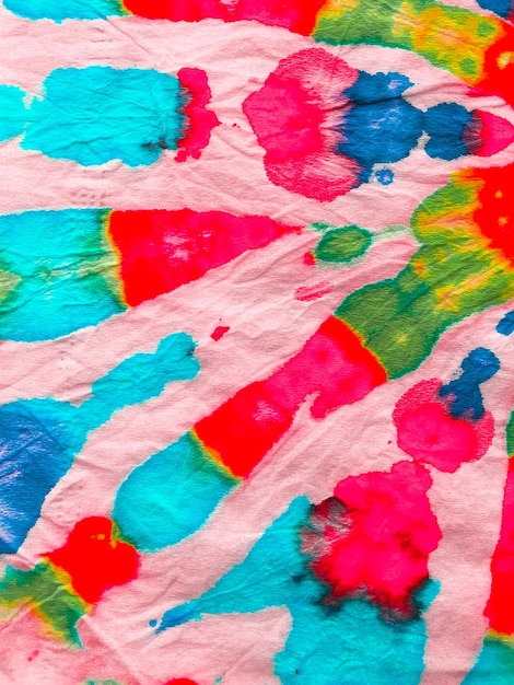 Спиральный фон Tie Dye. Психоделический вихревой текстиль. Хиппи Батич. Образец Vibrant Haight San Francisco. Свобода связана Свирлом. Окрашенная одежда в стиле бохо. Эффект акварели регги. Красный и Индиго