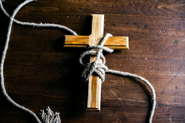 十字架を結ぶ