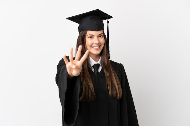 Tiener Braziliaanse universitair afgestudeerde over geïsoleerde witte achtergrond gelukkig en tellen vier met vingers