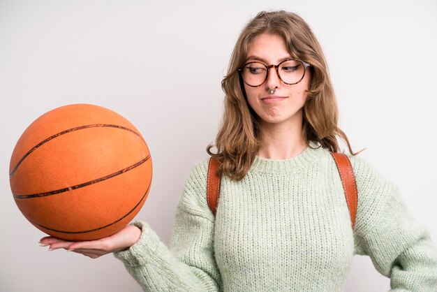 Tiener meisje basketbal concept