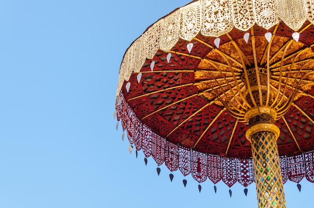 Многоуровневый зонт Gold art thai Wat Phra the hariphunchai Lamphun Thailand