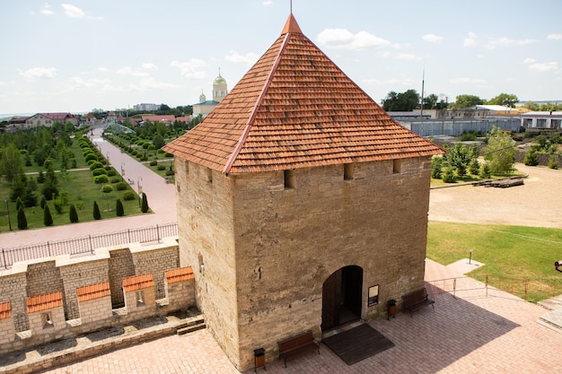 Замок Тигина, также известный как крепость Бендер или цитадель, является памятником, расположенным в Молдове