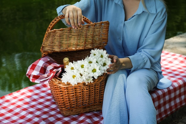 Tijd doorbrengen in de natuur picknickaccessoires voor picknick