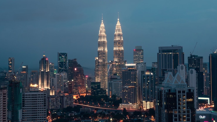Photo timelapse of night changing evening in kuala lumpur malaysia