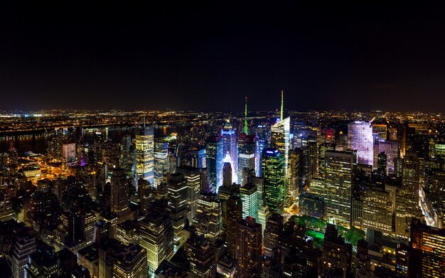 Times square-panoramische luchtmening bij nacht