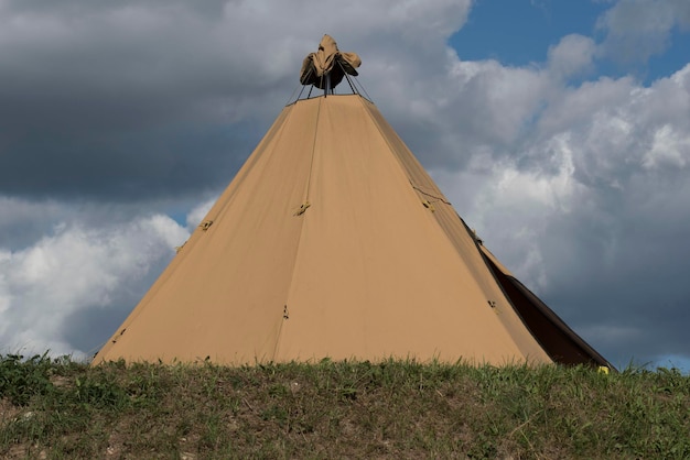 Photo tipi tent as a futuristic form of living modern and innovative design approaches