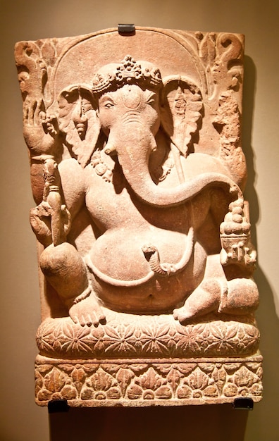 Photo tipical iconic statue of induism religion, ganesh (also said ganesha)