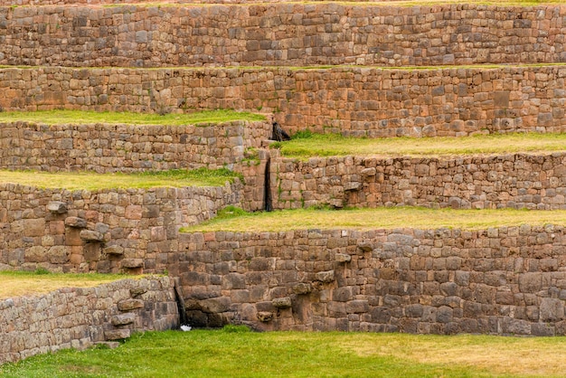 tipon archeologisch park quispicanchi in de buurt van cusco peru