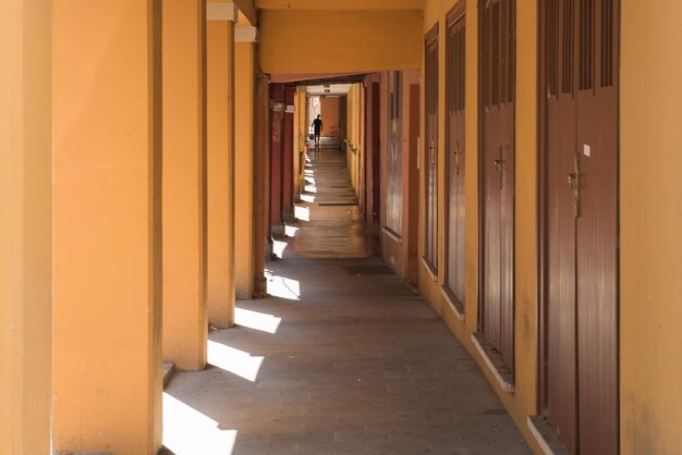 Photo the tipycal street of bologna